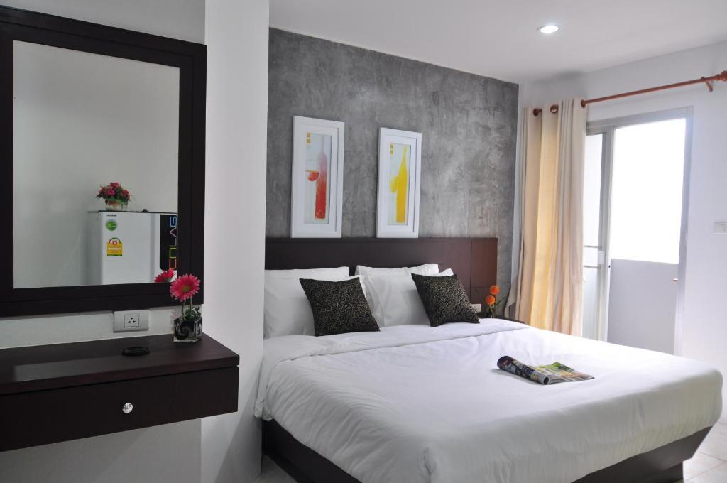 Islanda Boutique Hotel Patong Luaran gambar