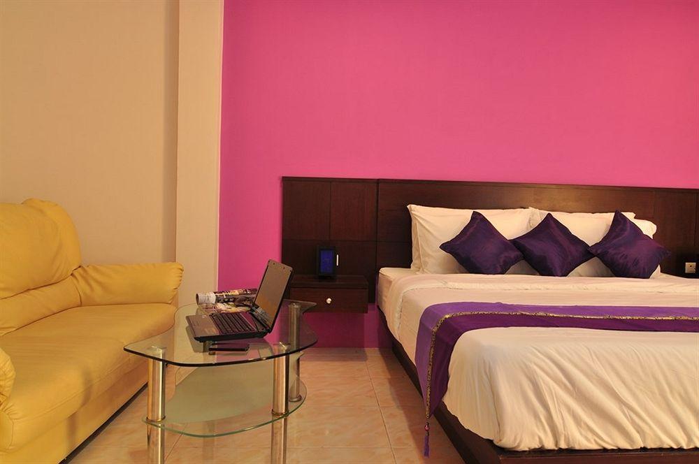 Islanda Boutique Hotel Patong Luaran gambar