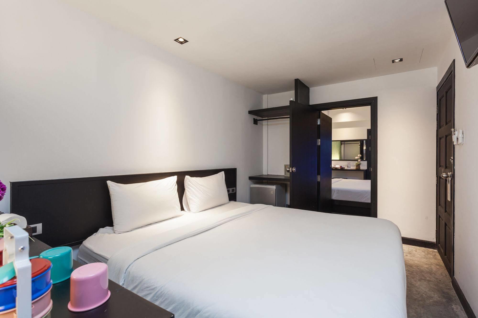 Islanda Boutique Hotel Patong Luaran gambar