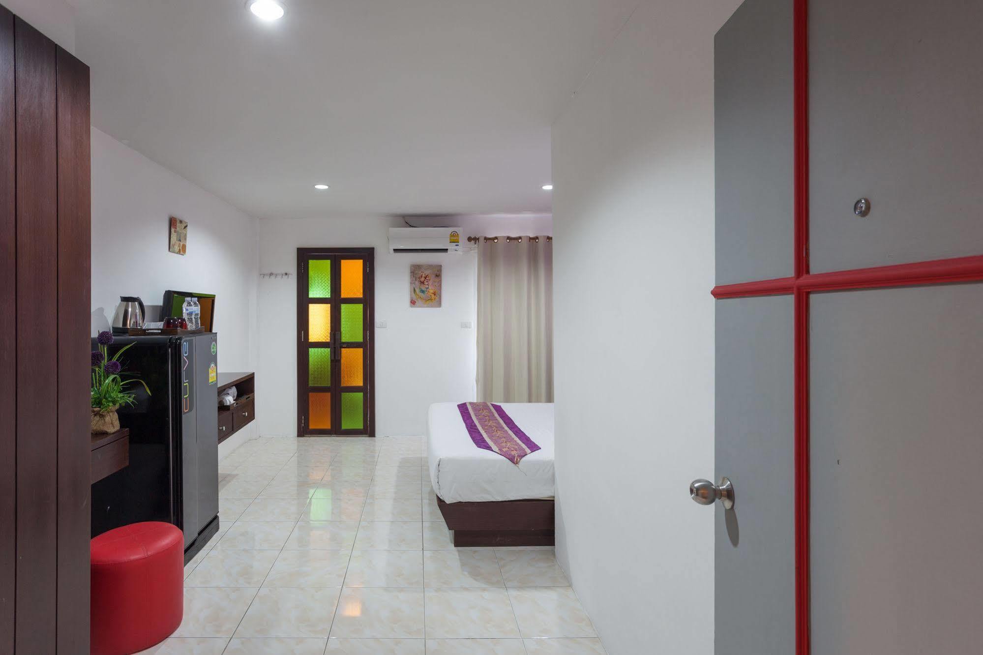 Islanda Boutique Hotel Patong Luaran gambar
